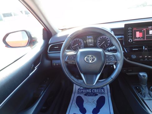 Used 2021 Toyota Camry SE image 15