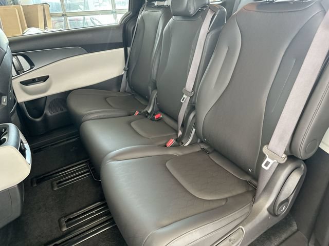 Certified 2024 Kia Carnival LX FWD image 25