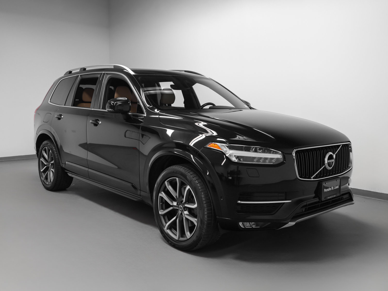 Used 2018 Volvo XC90 T6 Momentum w/ Convenience Package AWD/4WD image 10