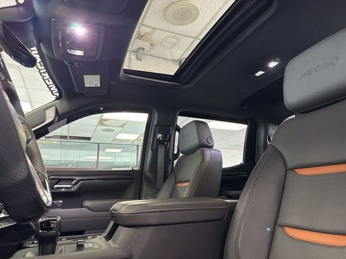 Used 2025 GMC Sierra 1500 AT4 w/ Technology Package AWD/4WD image 27