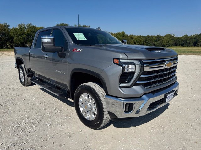 Used 2025 Chevrolet Silverado 2500 LTZ w/ LTZ Convenience Package AWD/4WD image 8