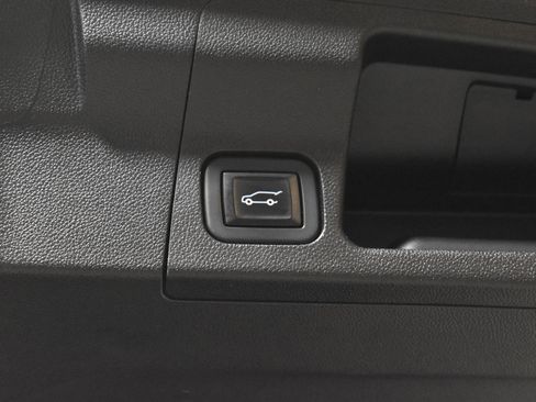 Used 2023 GMC Acadia SLT w/ Preferred Package image 31