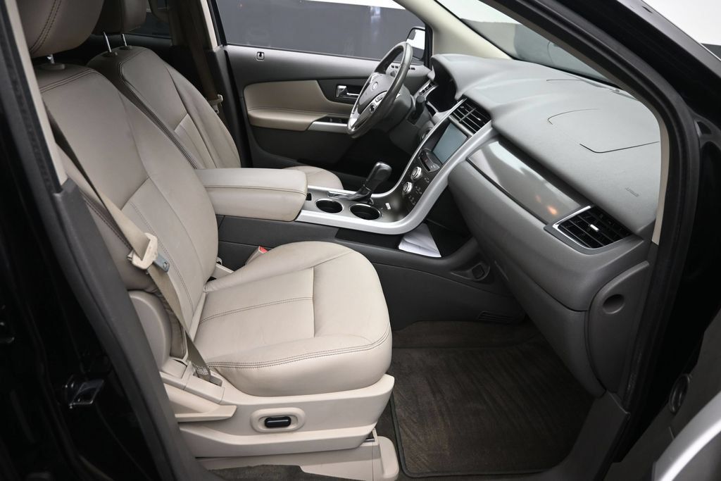Used 2014 Ford Edge SEL w/ Equipment Group 205A FWD image 16