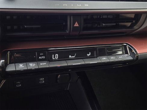 Used 2024 Toyota Prius Prime SE image 20