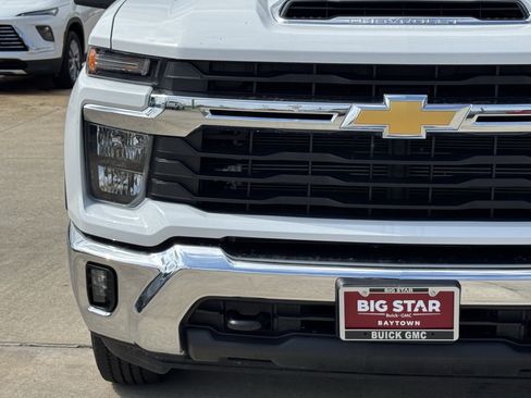 Used 2025 Chevrolet Silverado 2500 LT w/ Convenience Package AWD/4WD image 6