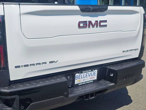 Used 2026 GMC Sierra EV Elevation AWD/4WD image 15