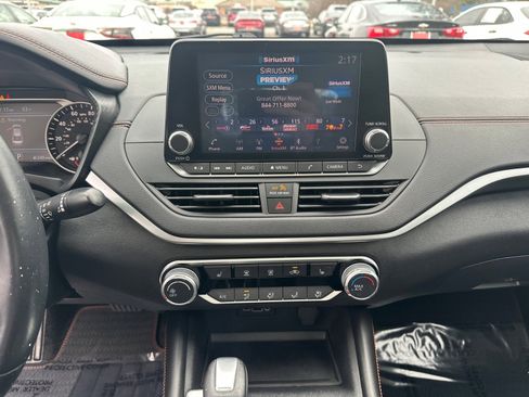 Used 2019 Nissan Altima 2.5 SR w/ SR Premium Package image 21