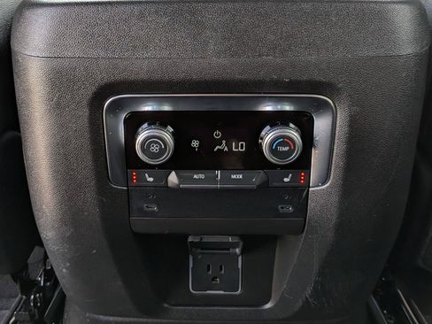 Used 2025 GMC Yukon Elevation w/ LPO, Elevation Black Package AWD/4WD image 22