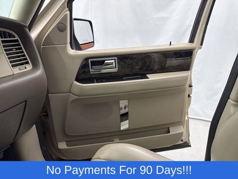 Used 2017 Lincoln Navigator Select image 20