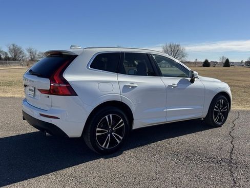 Used 2020 Volvo XC60 T5 Momentum w/ Protection Package image 6