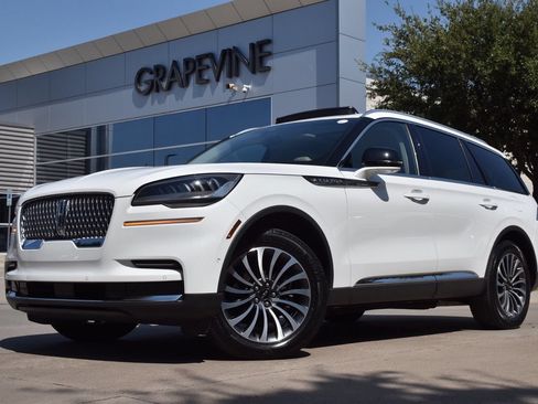 Used 2022 Lincoln Aviator Reserve w/ Equipment Group 201A AWD/4WD image 2