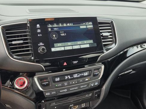 Used 2019 Honda Pilot Touring image 12