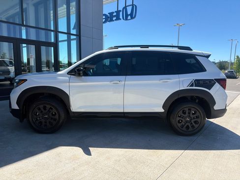 Used 2023 Honda Passport TrailSport image 8