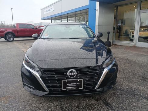 Used 2025 Nissan Altima 2.5 SV image 3