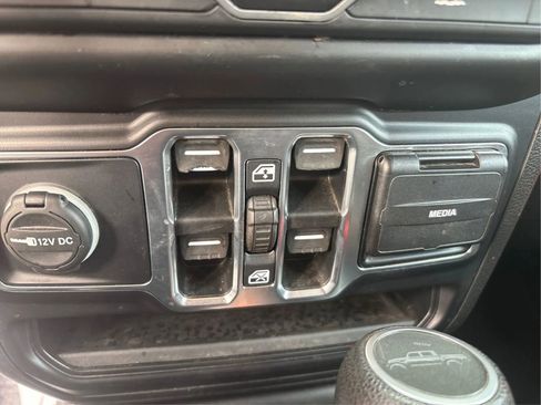 Used 2020 Jeep Gladiator Sport w/ Quick Order Package 24S AWD/4WD image 33