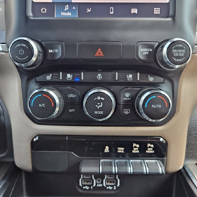 Used 2022 RAM 1500 Laramie AWD/4WD image 29