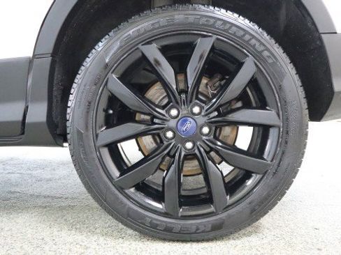 Used 2017 Ford Escape SE w/ SE Sport Appearance Package image 21