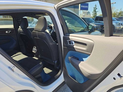 Certified 2023 Volvo C40 P8 Recharge Ultimate w/ Protection Package Premier AWD/4WD image 13