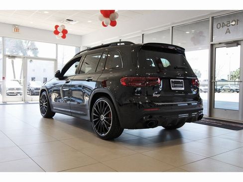 Used 2024 Mercedes-Benz GLB 35 AMG 4MATIC image 3