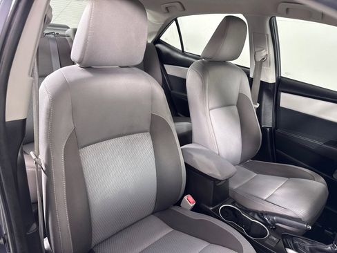 Used 2018 Toyota Corolla LE image 24