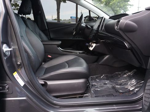 Used 2017 Toyota Prius Prime Advanced FWD image 15