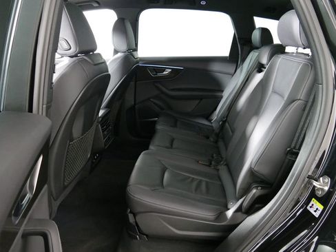 Used 2025 Audi Q7 3.0T Premium Plus image 4
