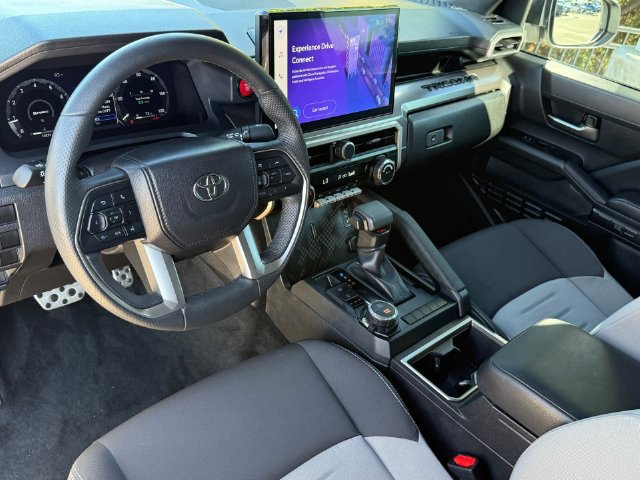 Used 2025 Toyota Tacoma TRD Sport AWD/4WD image 8