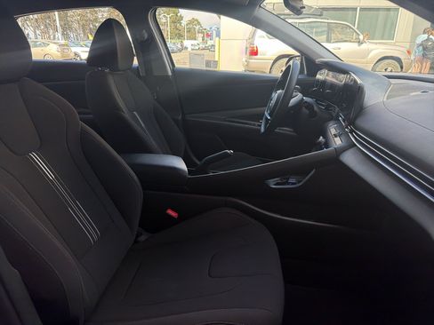 Used 2024 Hyundai Elantra SEL FWD image 17
