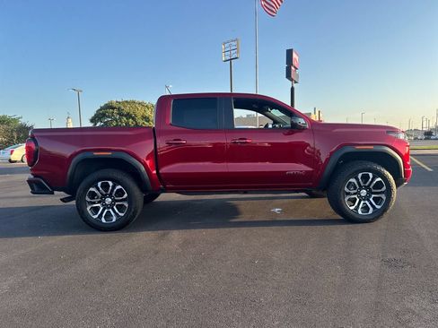 Used 2024 GMC Canyon AT4 AWD/4WD image 7