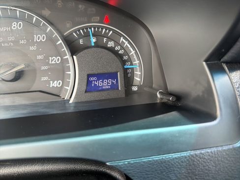 Used 2015 Toyota Camry LE FWD image 40