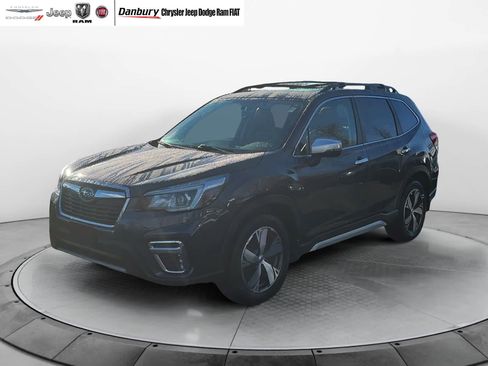 Used 2019 Subaru Forester Touring image 3