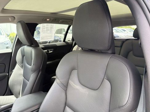 Certified 2025 Volvo V60 B5 Cross Country Plus AWD/4WD image 19