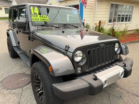 Used 2014 Jeep Wrangler Unlimited Sahara AWD/4WD image 4