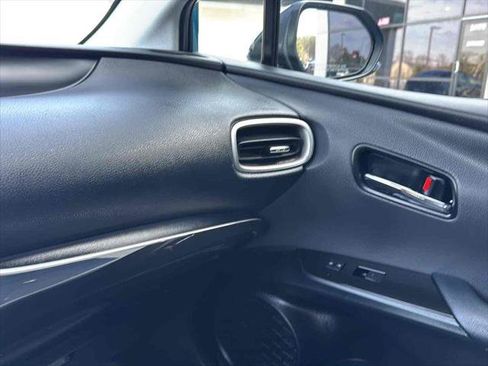 Used 2022 Toyota Prius Prime LE image 22