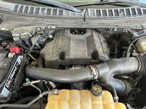 Used 2018 Ford Expedition Max XLT w/ Equipment Group 201A AWD/4WD image 28