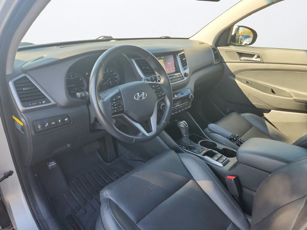 Used 2016 Hyundai Tucson Limited w/ Option Group 03 AWD/4WD image 9