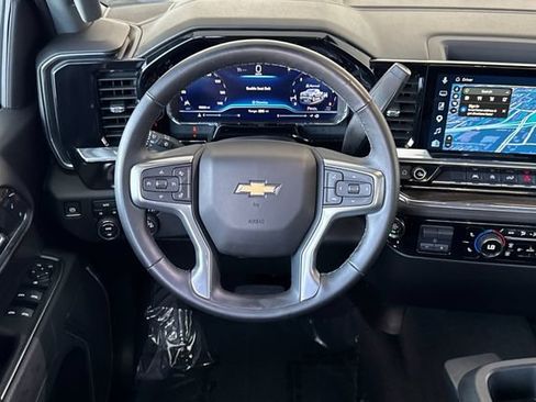 Used 2025 Chevrolet Silverado 1500 LT AWD/4WD image 16