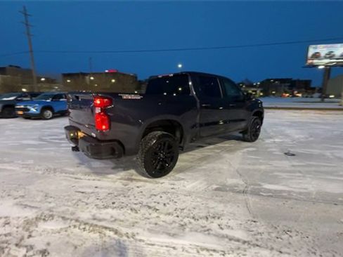 Used 2022 Chevrolet Silverado 1500 Custom Trail Boss w/ LPO, Dark Essentials Package image 8