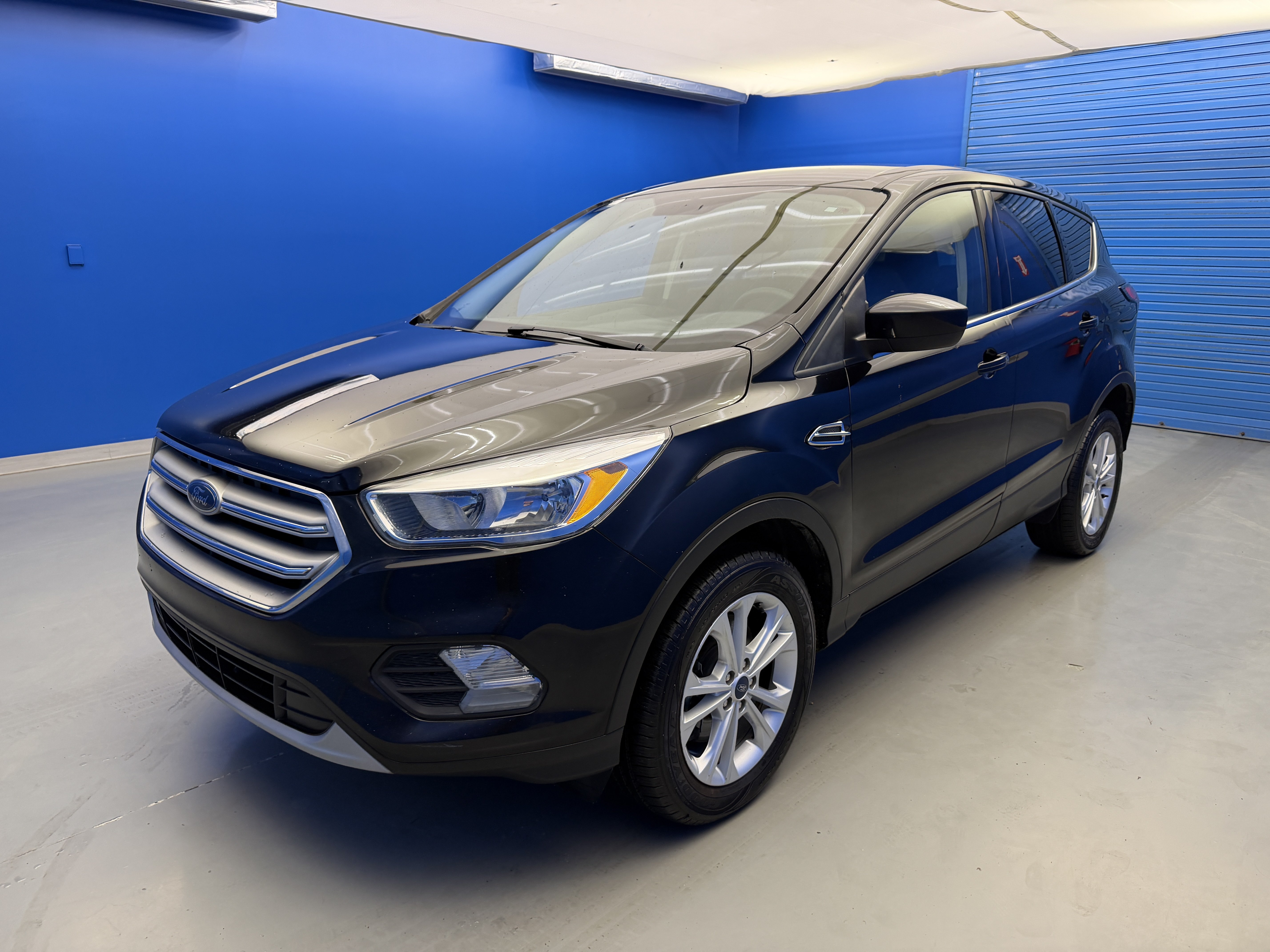 Used 2019 Ford Escape SE FWD image 4