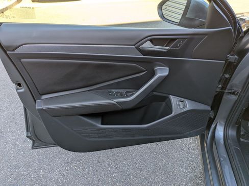 Used 2024 Volkswagen Jetta SE w/ Panoramic Sunroof Package FWD image 12