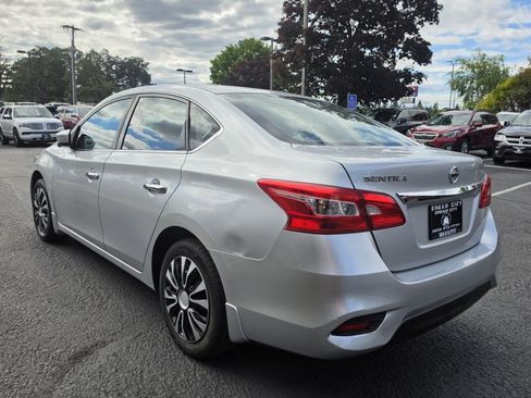 Used 2016 Nissan Sentra S FWD image 9
