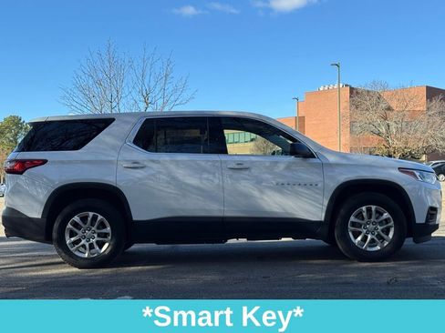 Used 2021 Chevrolet Traverse LS image 10