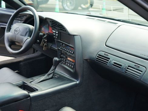 Used 1995 Chevrolet Corvette Coupe image 12