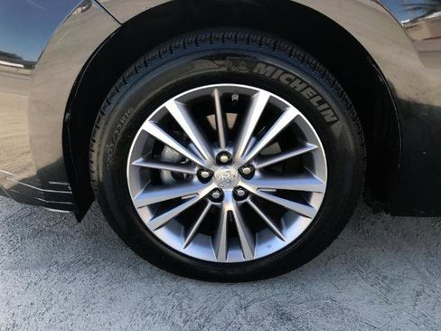 Used 2014 Toyota Corolla LE image 16