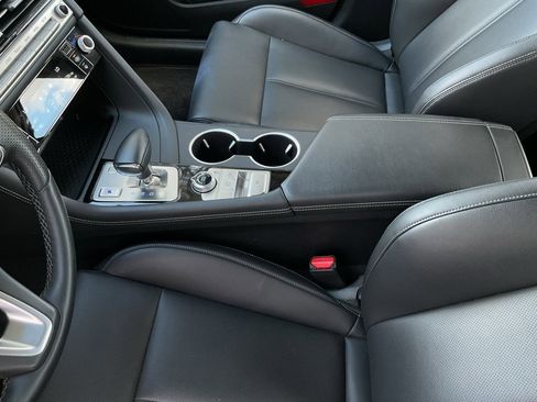 Used 2025 Genesis G70 2.5T image 34