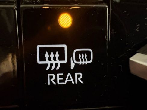 Used 2024 Toyota Highlander Platinum image 14