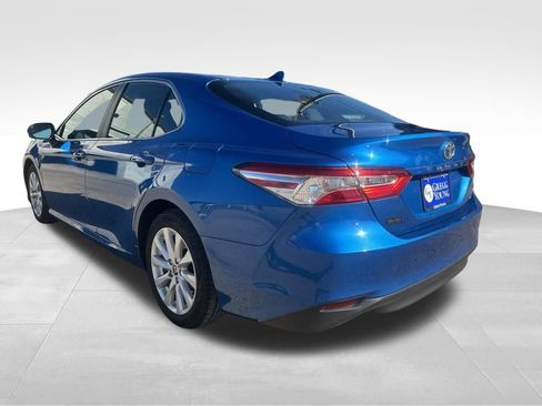 Used 2020 Toyota Camry LE w/ Convenience Package FWD image 5