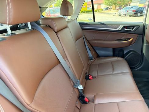 Used 2019 Subaru Outback 2.5i Touring AWD/4WD image 28