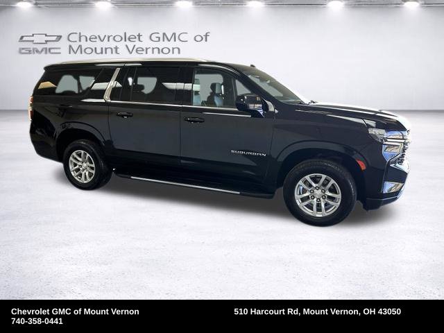 Used 2023 Chevrolet Suburban LT AWD/4WD image 2