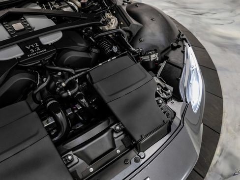 Used 2023 Aston Martin V12 Vantage RWD image 98